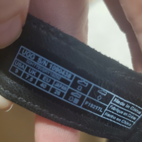 UGG sandals - Picture 8 of 9